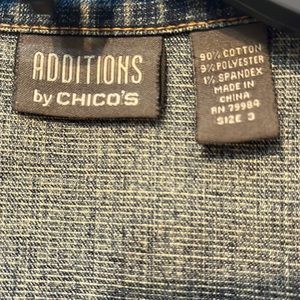CHICOs size 3 Jean jacket / top ~ snaps !! Pockets !!  wear as shirt or jacket!